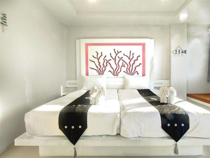 The Silk Hill Hotel Patong Kültér fotó