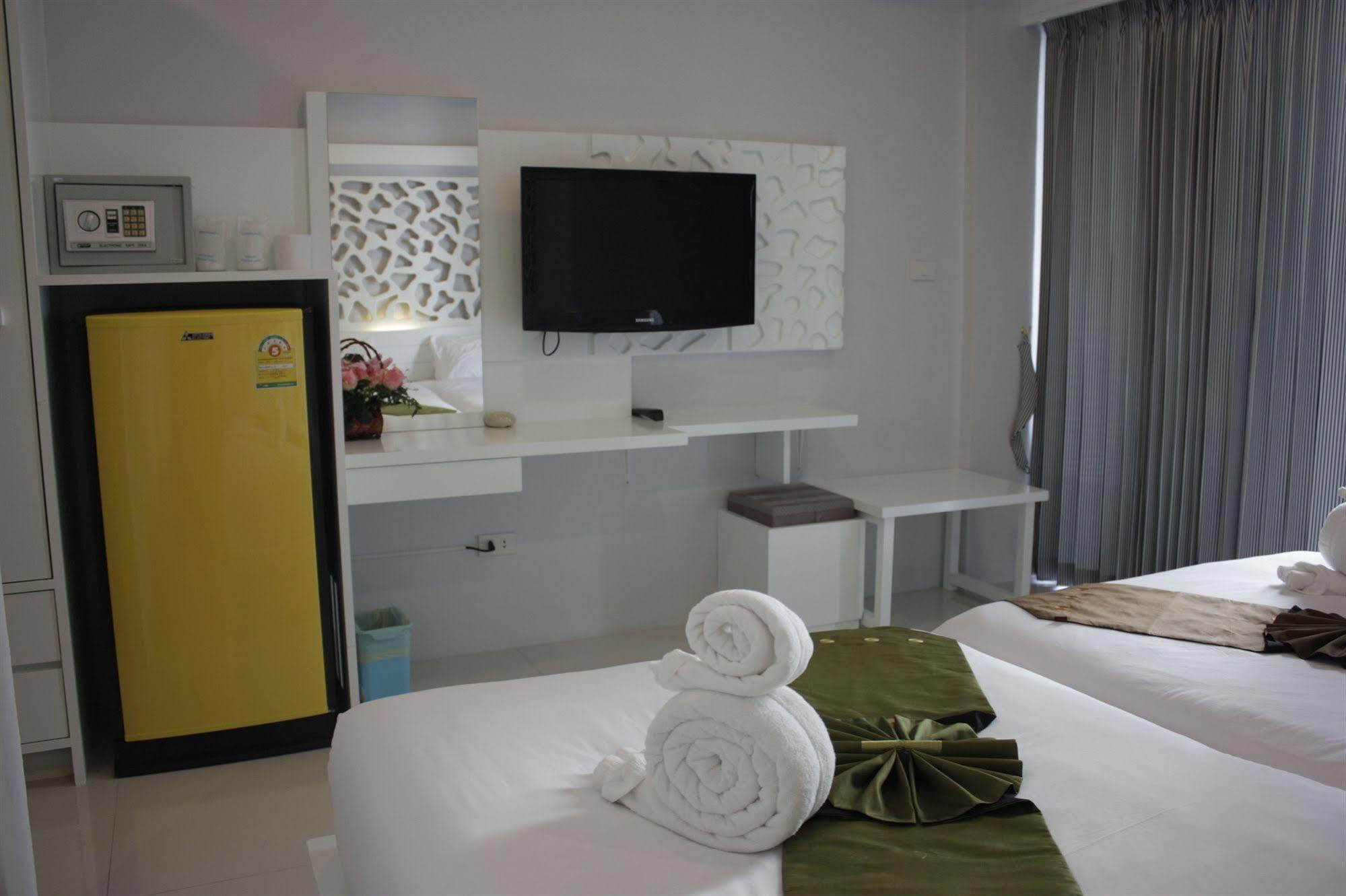 The Silk Hill Hotel Patong Kültér fotó